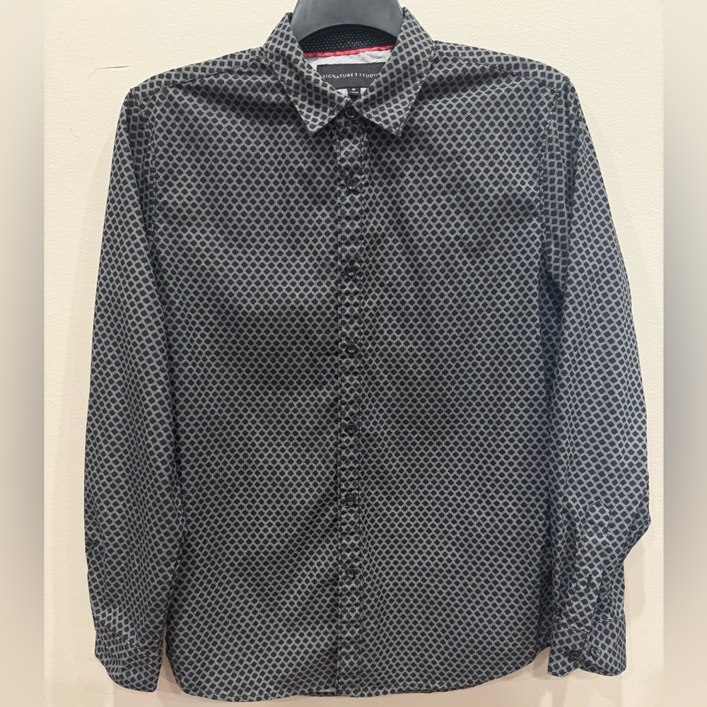 Signature Studio Black and White Button Up Dress Shirt